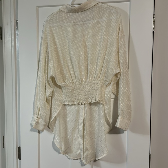 BISHOP + YOUNG | Off White Sheer Textured Blouse Low High - Picture 5 of 8